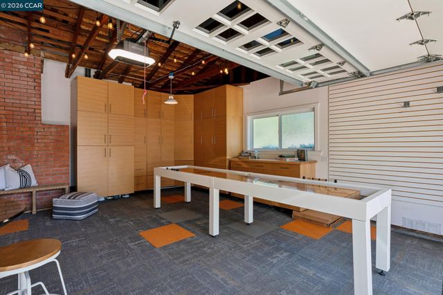 247 Corliss Dr, Moraga, CA 94556