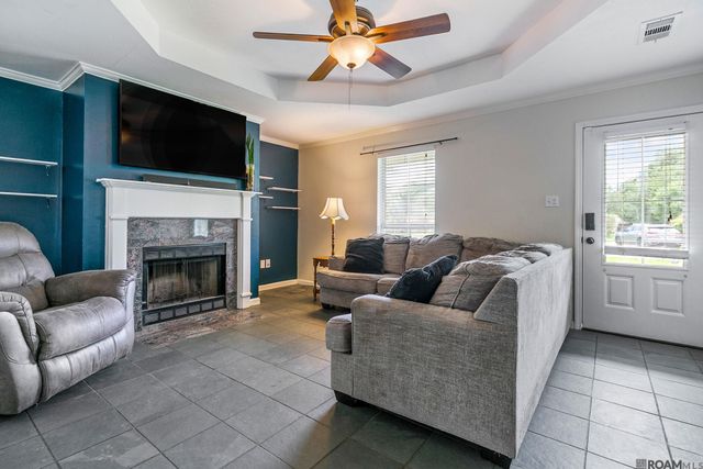 10791 Ray Dr, Denham Springs, LA 70706