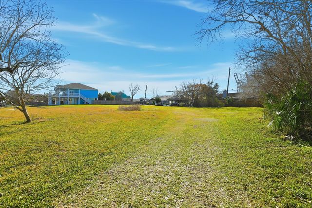 000 Baywood Avenue, Shoreacres, TX 77571