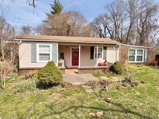 231 E Spring St, Lebanon, TN 37087