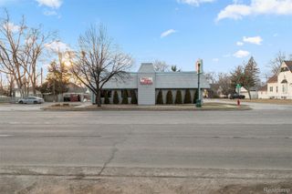 5006 S Wayne Road, Wayne, MI 48184