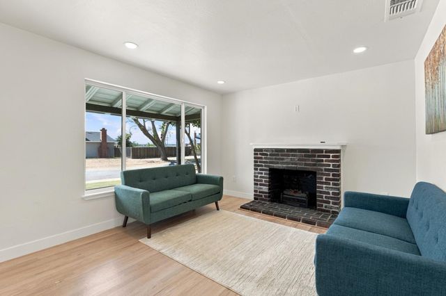 6431 Romack Cir, Sacramento, CA 95822