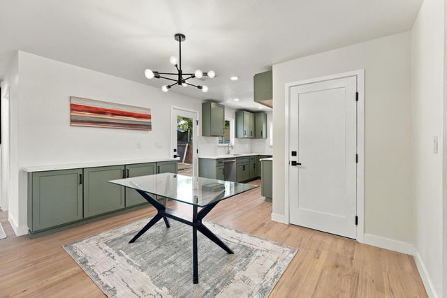 6431 Romack Cir, Sacramento, CA 95822