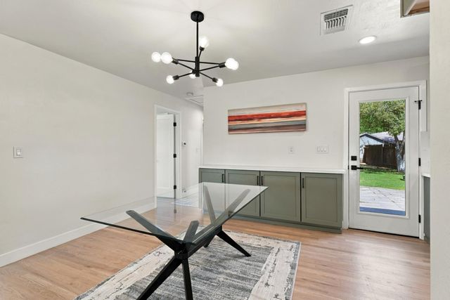 6431 Romack Cir, Sacramento, CA 95822