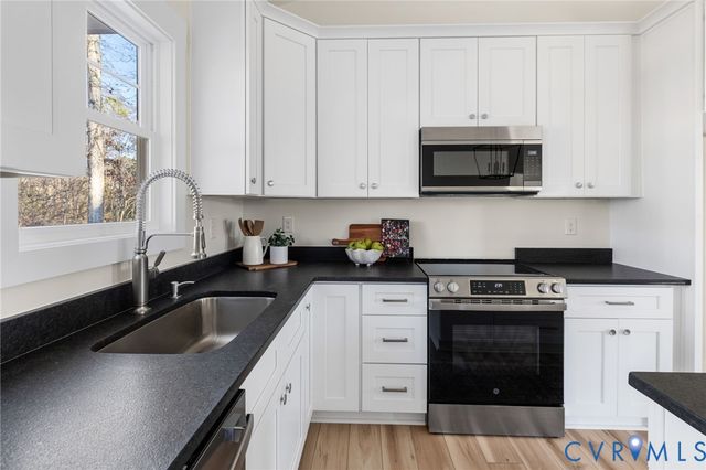 1006 Broad Street Rd, Manakin Sabot, VA 23103