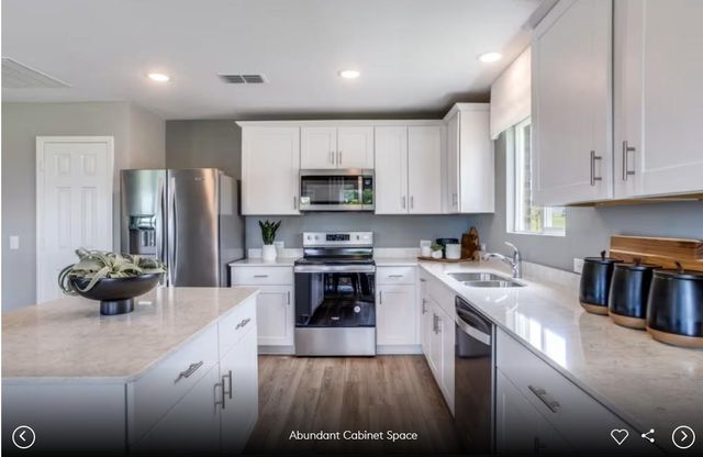 560 Tailwind DR, Kyle, TX 78640