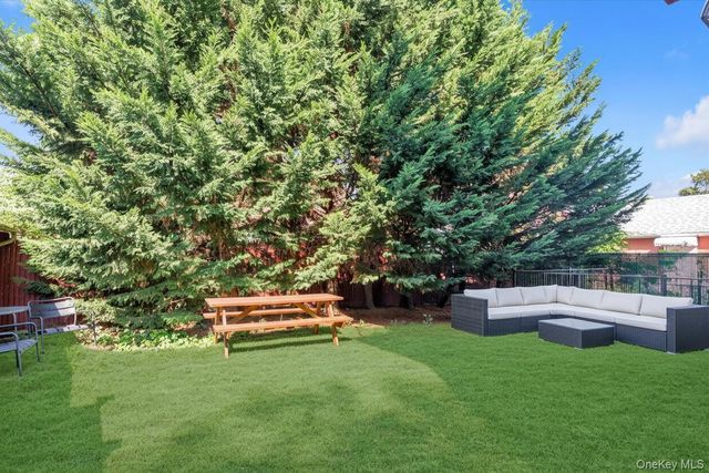 40-38 194th Street 1A, Bayside, NY 11358