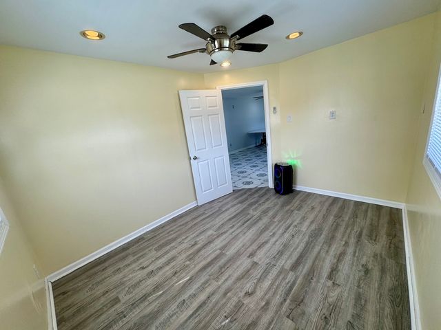 14056 S Marquette Avenue, Burnham, IL 60633