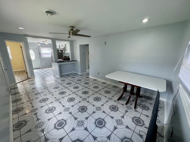14056 S Marquette Avenue, Burnham, IL 60633