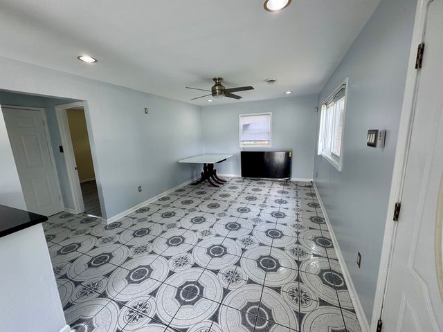 14056 S Marquette Avenue, Burnham, IL 60633