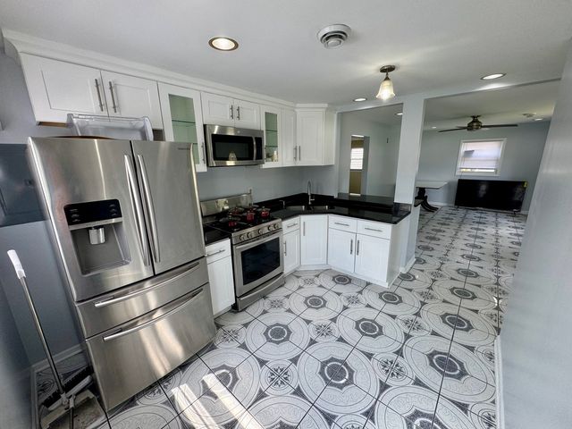 14056 S Marquette Avenue, Burnham, IL 60633