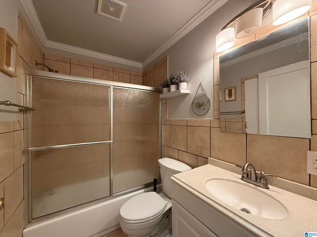 1541 26TH AVENUE N, Hueytown, AL 35023