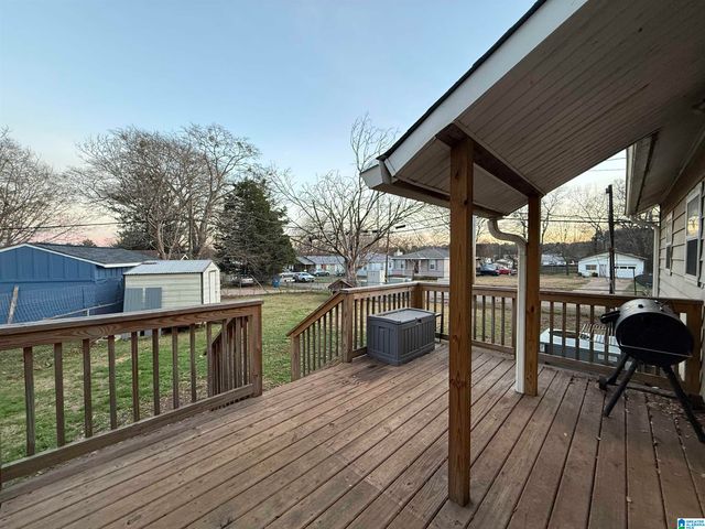 1541 26TH AVENUE N, Hueytown, AL 35023