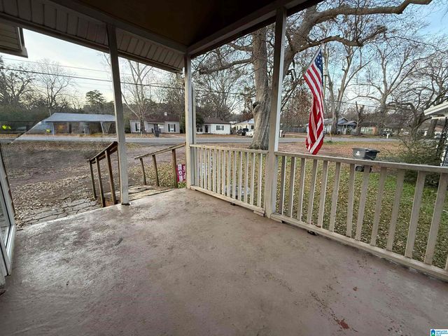 1541 26TH AVENUE N, Hueytown, AL 35023