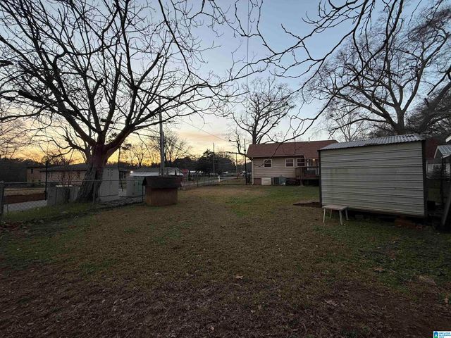 1541 26TH AVENUE N, Hueytown, AL 35023