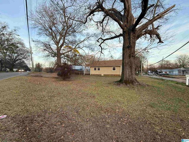 1541 26TH AVENUE N, Hueytown, AL 35023