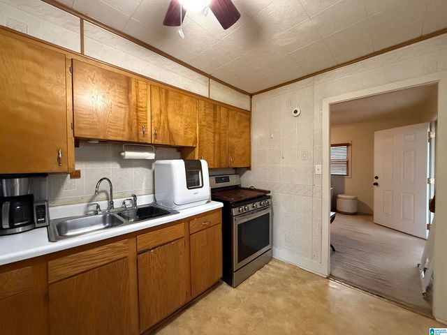 1541 26TH AVENUE N, Hueytown, AL 35023