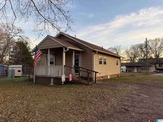 1541 26TH AVENUE N, Hueytown, AL 35023