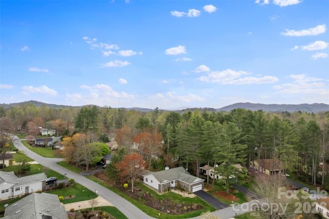 2 Manakiki Court, Etowah, NC 28729