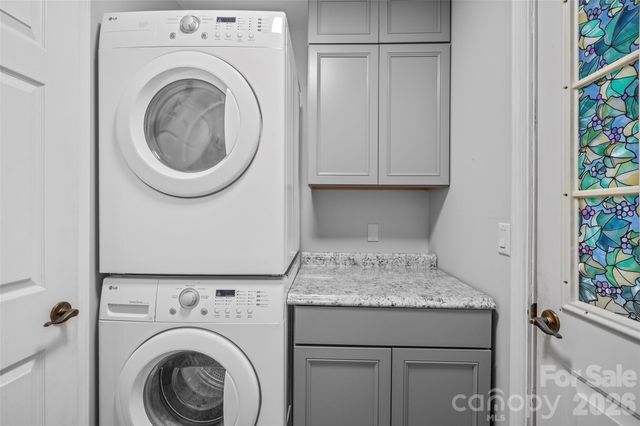 2 Manakiki Court, Etowah, NC 28729