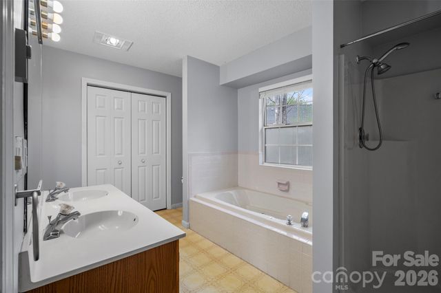 2 Manakiki Court, Etowah, NC 28729