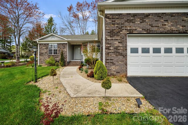 2 Manakiki Court, Etowah, NC 28729