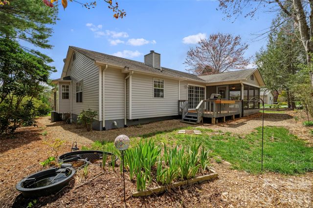 2 Manakiki Court, Etowah, NC 28729