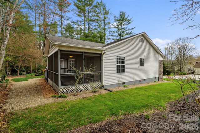 2 Manakiki Court, Etowah, NC 28729