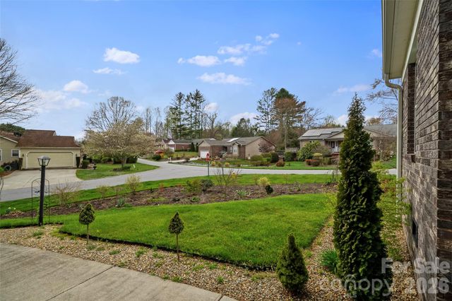 2 Manakiki Court, Etowah, NC 28729