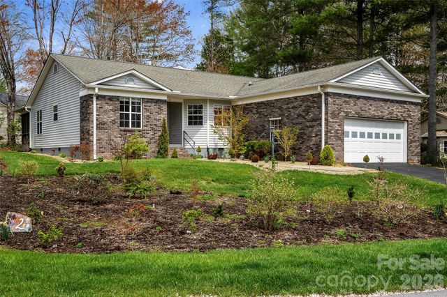 2 Manakiki Court, Etowah, NC 28729