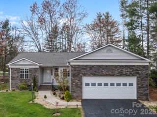 2 Manakiki Court, Etowah, NC 28729