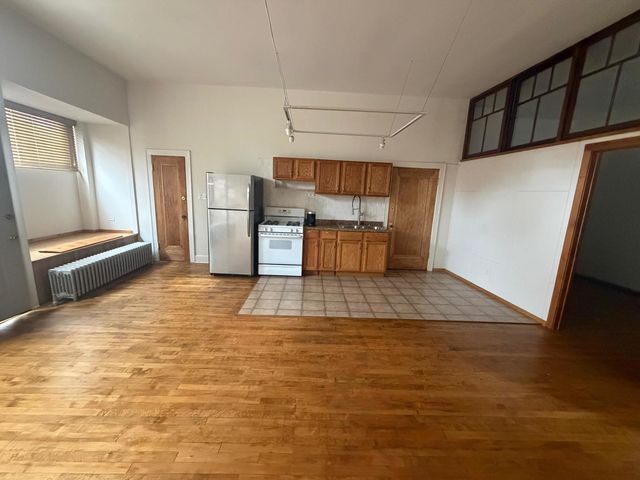 1014 E Prairie Avenue 1FE, Des Plaines, IL 60016