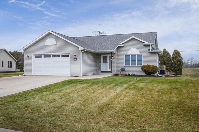 1348 Windsor Circle, Watertown, WI 53098