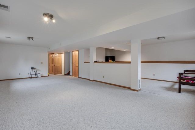 1348 Windsor Circle, Watertown, WI 53098