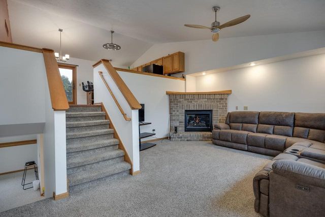1348 Windsor Circle, Watertown, WI 53098