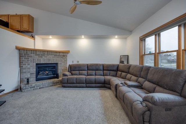 1348 Windsor Circle, Watertown, WI 53098