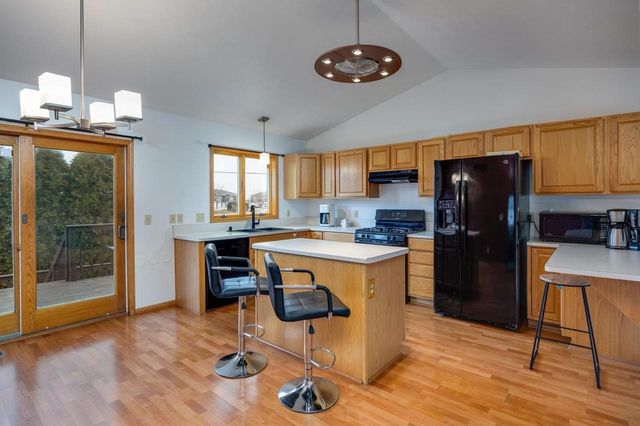 1348 Windsor Circle, Watertown, WI 53098