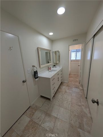 845 W Olive Avenue B, Monrovia, CA 91016