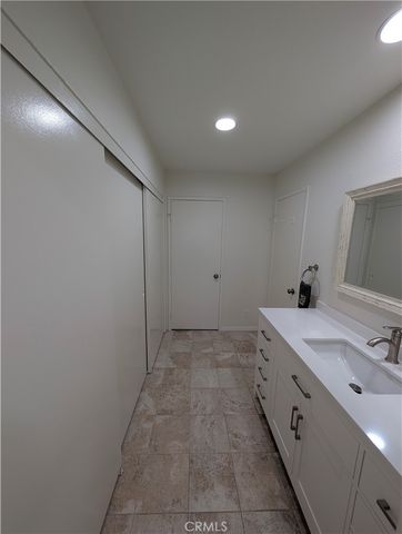 845 W Olive Avenue B, Monrovia, CA 91016