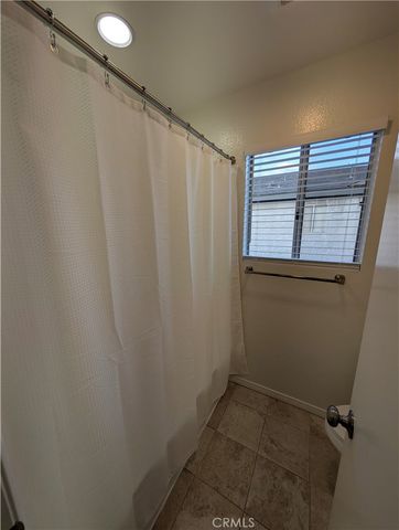 845 W Olive Avenue B, Monrovia, CA 91016