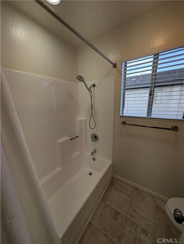 845 W Olive Avenue B, Monrovia, CA 91016