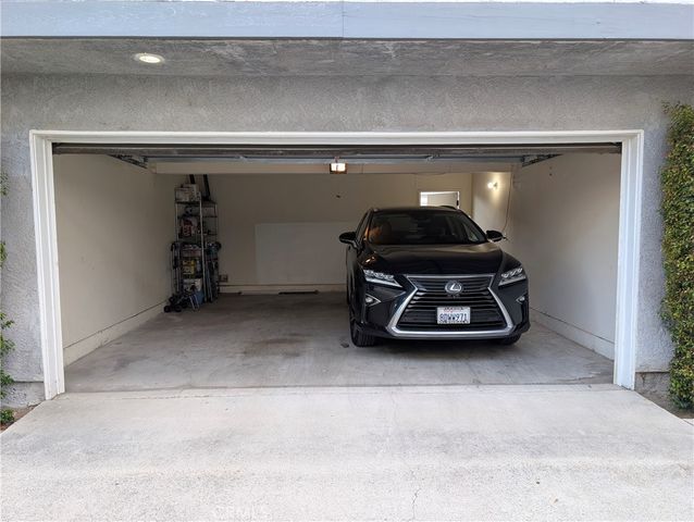 845 W Olive Avenue B, Monrovia, CA 91016
