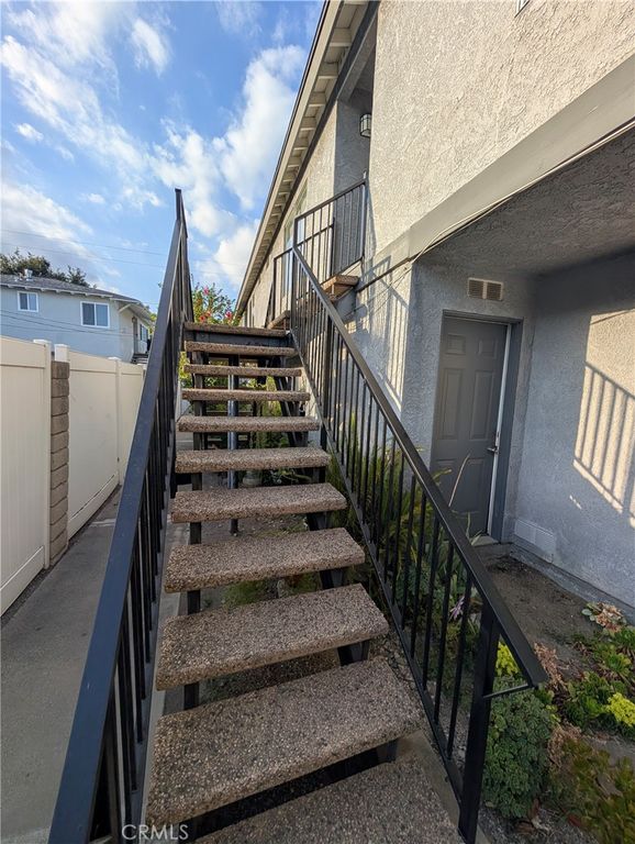 845 W Olive Avenue B, Monrovia, CA 91016