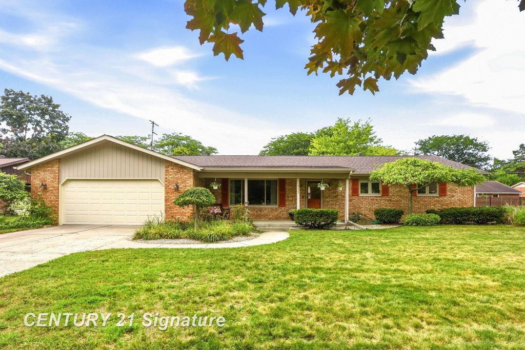 4331 Hilray Drive, Saginaw, MI 48638