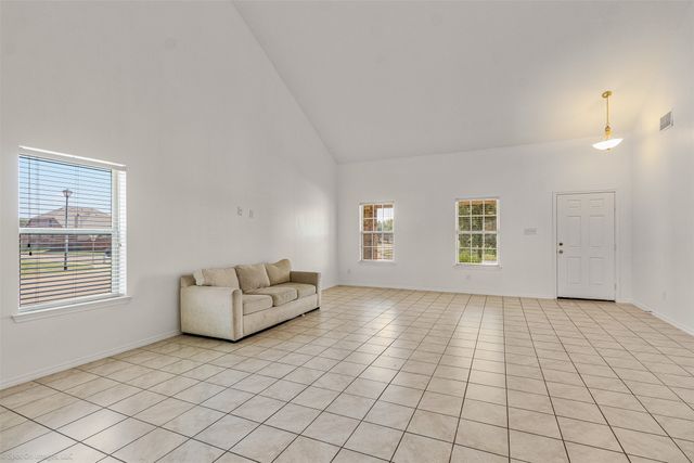 2000 Grimes Drive, Forney, TX 75126