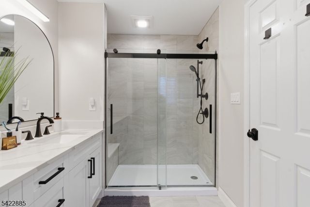 60 Tanager Ct, Wayne Twp., NJ 07470