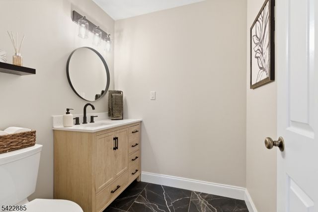 60 Tanager Ct, Wayne Twp., NJ 07470