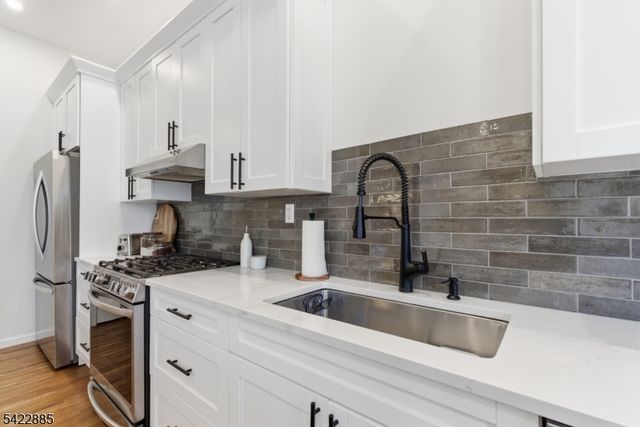 60 Tanager Ct, Wayne Twp., NJ 07470