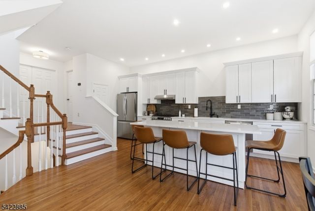 60 Tanager Ct, Wayne Twp., NJ 07470