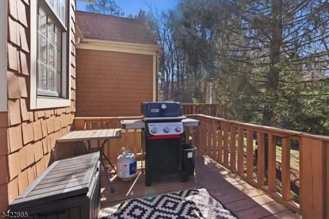 60 Tanager Ct, Wayne Twp., NJ 07470